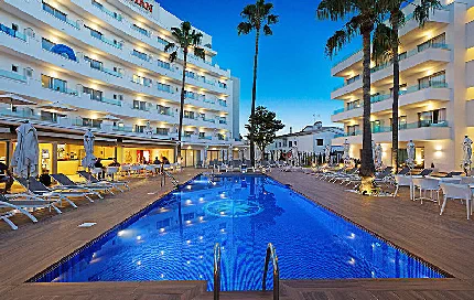 Metropolitan Playa Hotel